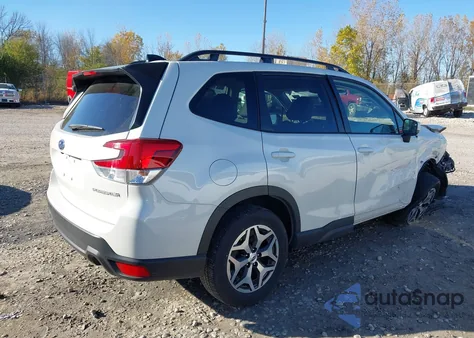 2024 Subaru Forester Premium из США, поврежденный, VIN JF2SKADC0RH469697